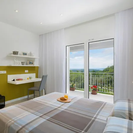 Debora By Interhome Diminići