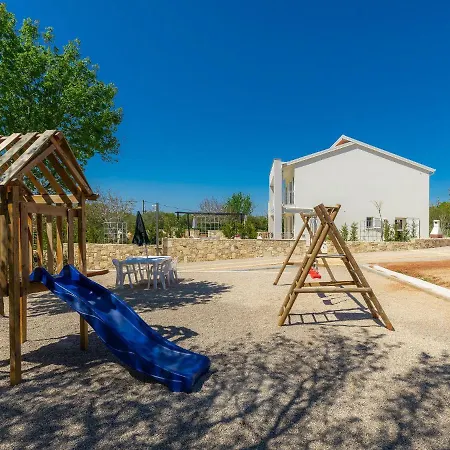 Debora By Interhome *