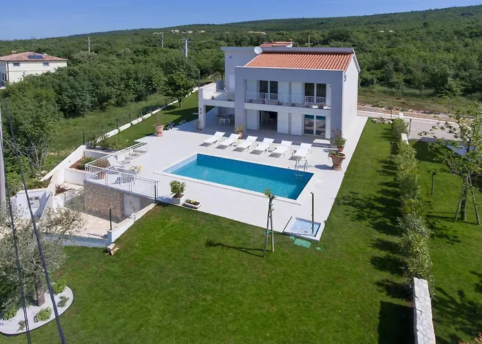 Debora By Interhome
