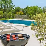 Vila Debora By Interhome *