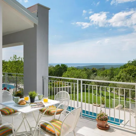 Debora By Interhome