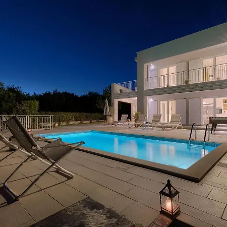 Debora By Interhome